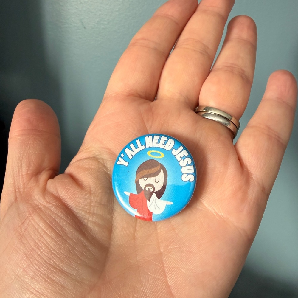Fun button/pin - Picture 6 of 7